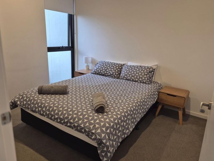 freehold-property-high-performing-airbnb-business-modern-2-bedroom-apartment-4