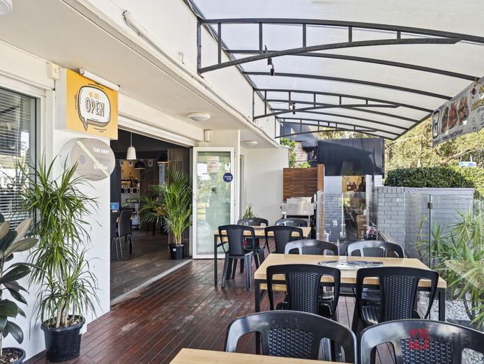 fried-chicken-and-beer-licensed-korean-style-restaurant-perfect-main-road-lo-7