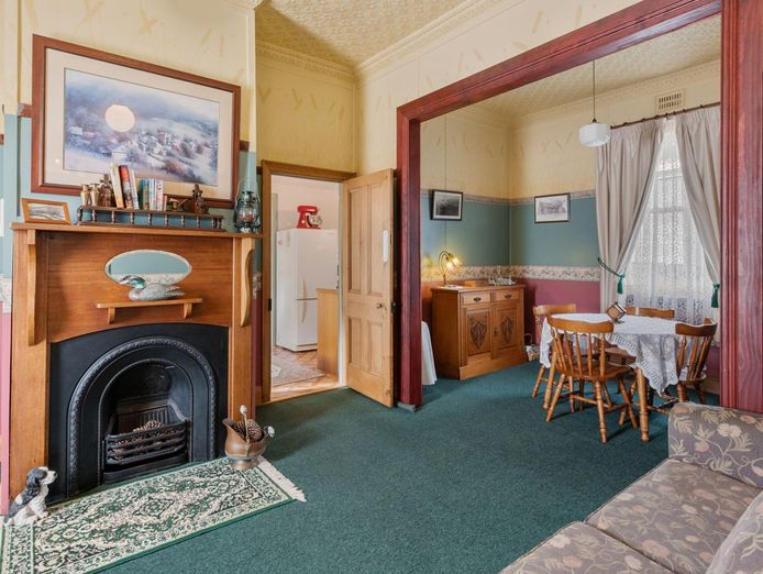 2-bedroom-home-owner-occupy-or-investment-299-000-3