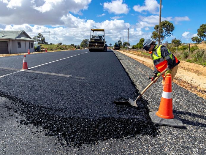 civil-construction-road-maintenance-160-amp-160-bitumen-spray-sealing-se-qld-0