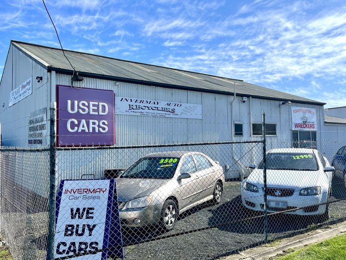 established-35-years-wrecking-and-car-sales-business-in-northern-tasmania-0
