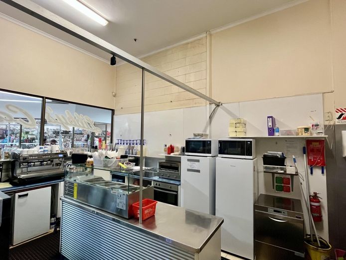 long-established-fully-licensed-libby-39-s-cafe-in-hub-arcade-t-o-7-300-per-week-6