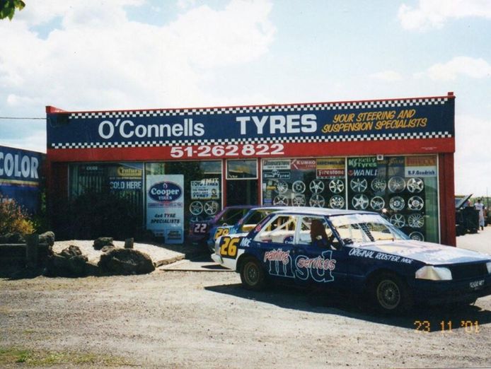 very-busy-mechanical-service-and-tyre-business-1