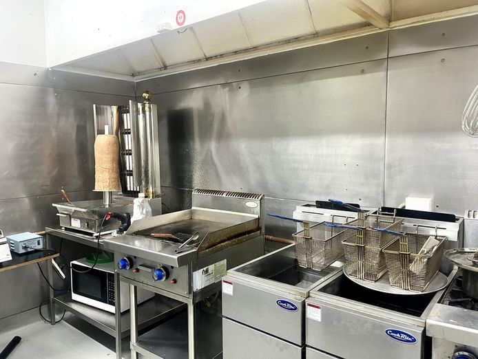 fully-equipped-leasehold-restaurant-takeaway-room-to-expand-devonport-profitable-5