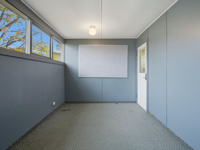 commercial-vacant-building-blank-canvas-stca-caravan-park-asking-o-o-250k-1-42-5