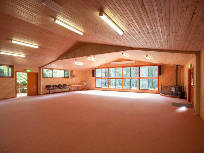 group-accommodation-school-camp-conference-facility-5