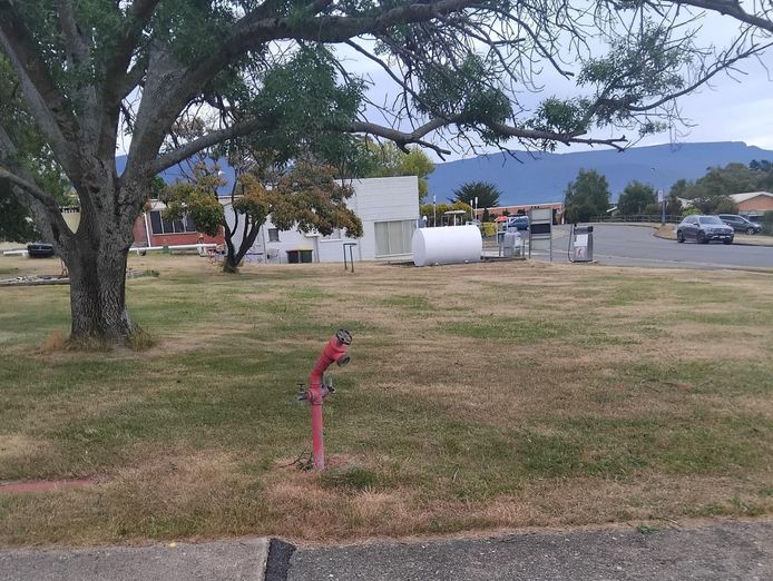 under-contract-poatina-freehold-service-station-55-000-sav-on-approx-1000m2-4