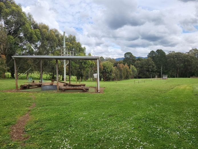 school-camp-group-accommodation-retreat-6