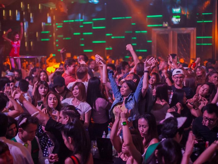 night-club-519-pax-shoot-for-the-stars-under-offer-under-offer-1