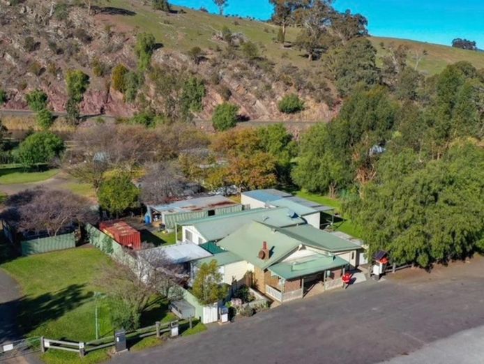 licola-village-store-and-caravan-park-0