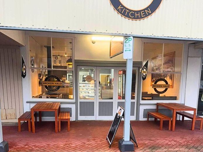 700-000-turnover-all-takeaway-queenstown-39-s-best-busiest-amp-only-takeaway-l-3