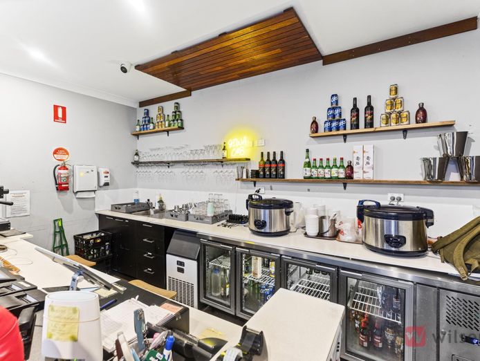 fried-chicken-and-beer-licensed-korean-style-restaurant-perfect-main-road-lo-6