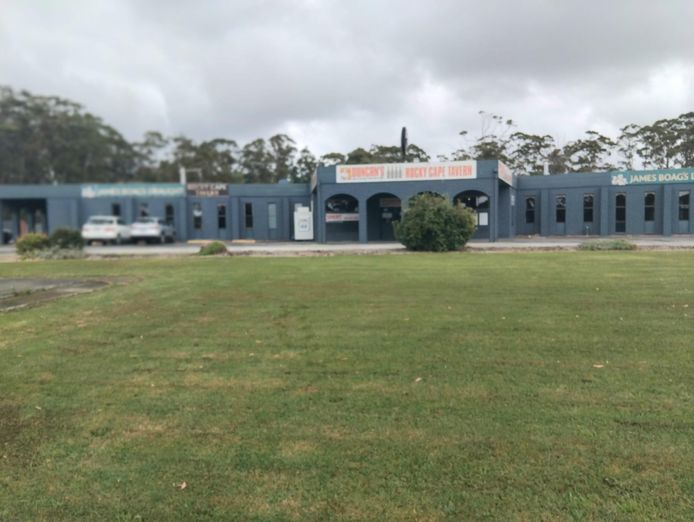 fhgc-rocky-cape-tavern-amp-caravan-park-15-acres-great-turnover-highway-front-2