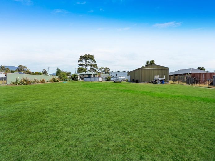 road-house-general-store-lpo-freehold-3br-home-block-size-2668m2-t-o-fy25-1-5m-3