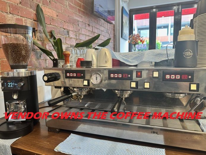 beautiful-cafe-restaurant-that-has-it-all-7