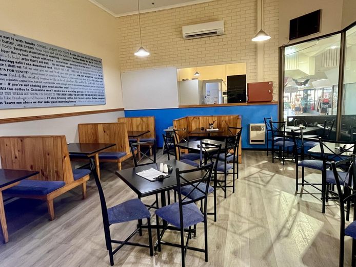 long-established-fully-licensed-libby-39-s-cafe-in-hub-arcade-t-o-7-300-per-week-1