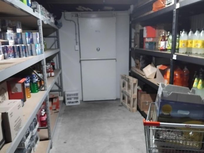 freehold-port-cygnet-grocer-cygnet-with-residence-t-o-1-7m-net-210k-more-9