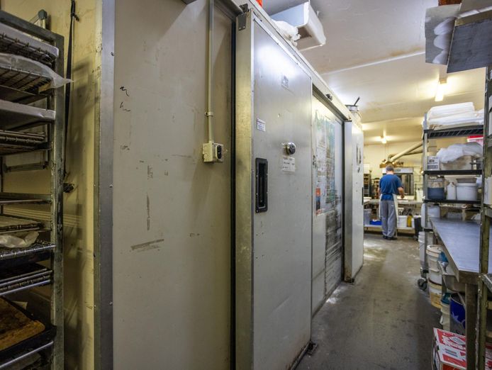 sweet-success-longstanding-cake-shop-mas169-4