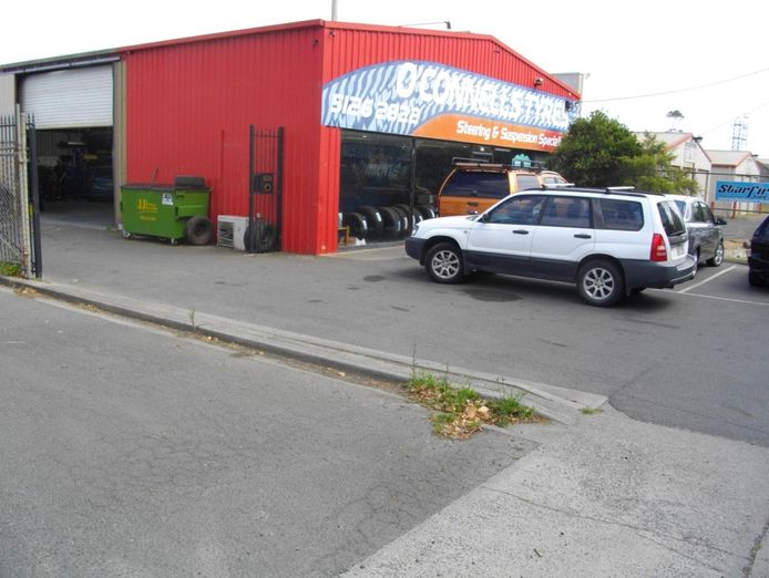 building-and-business-cash-cow-mechanical-workshop-amp-tyre-fitter-4