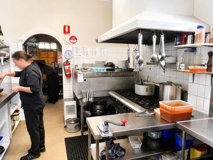 47-yrs-est-profitable-fully-licensed-restaurant-bar-functions-t-o-12k-weekly-tw-5