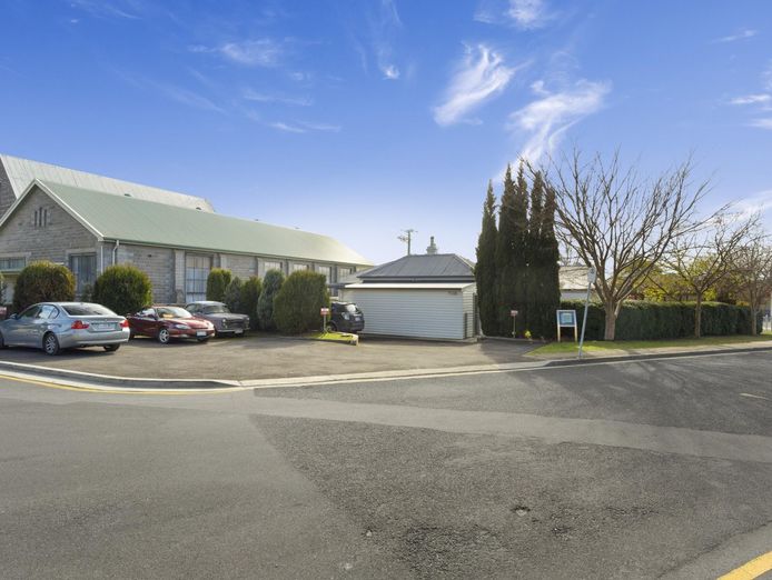 prime-prominent-passive-character-dual-investment-property-beaconsfield-5