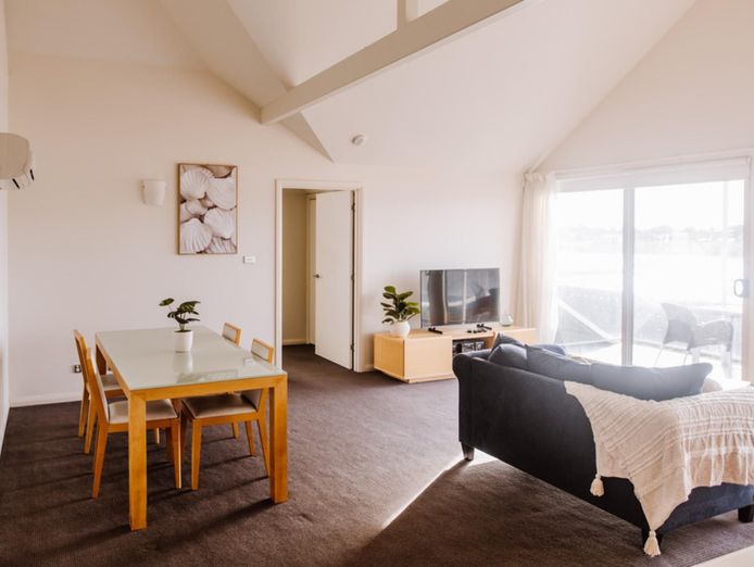 leasehold-gym-brand-new-setup-with-5-motel-rooms-fully-licensed-restaurant-and-g-6