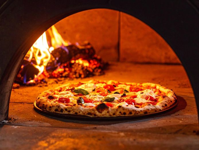 for-sale-fantastic-pizza-shop-w-liquor-license-mas226-0