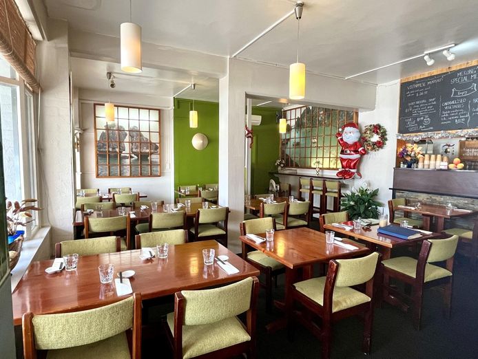 profitable-fully-licensed-restaurant-trading-weekly-24-hrs-t-o-370k-cafe-2