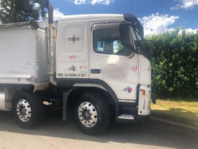 tip-truck-operating-in-the-toowoomba-area-2