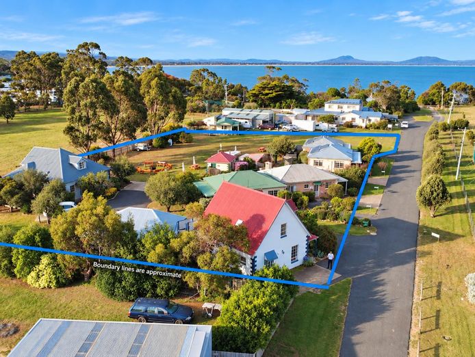 rare-east-coast-tasmania-profitable-accommodation-villas-cottages-separate-da-lo-0