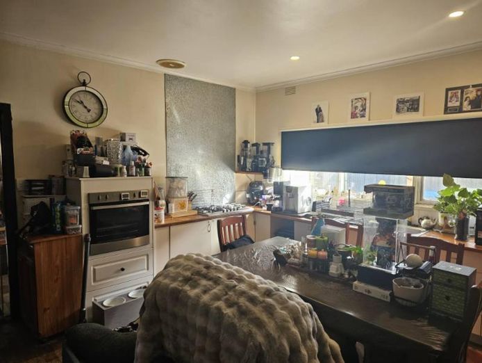 milk-bar-take-away-and-a-2-bedroom-apartment-6