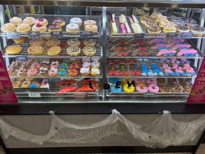 donut-king-franchise-bribie-island-idyllic-location-great-for-working-couple-1