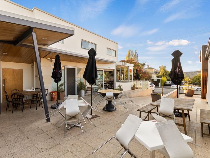 wow-award-winning-fully-licensed-highly-profitable-not-an-averagecafe-weekly-t-4