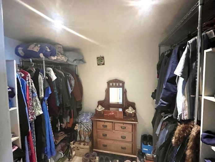 fhgc-aus-post-profitable-lifestyle-business-inc-3br-home-and-studio-work-mon-to-9