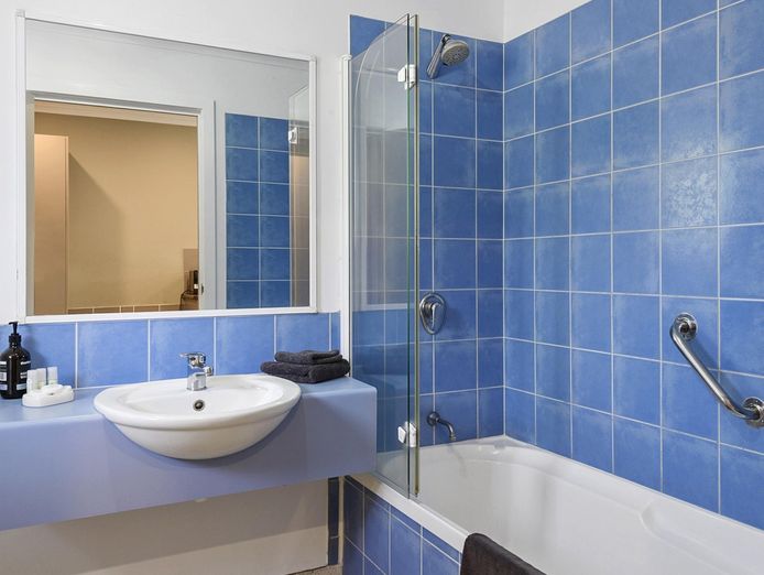 adj-net-profit-gt-243k-13-rooms-freehold-motel-strahan-tasmania70-occupancy-7