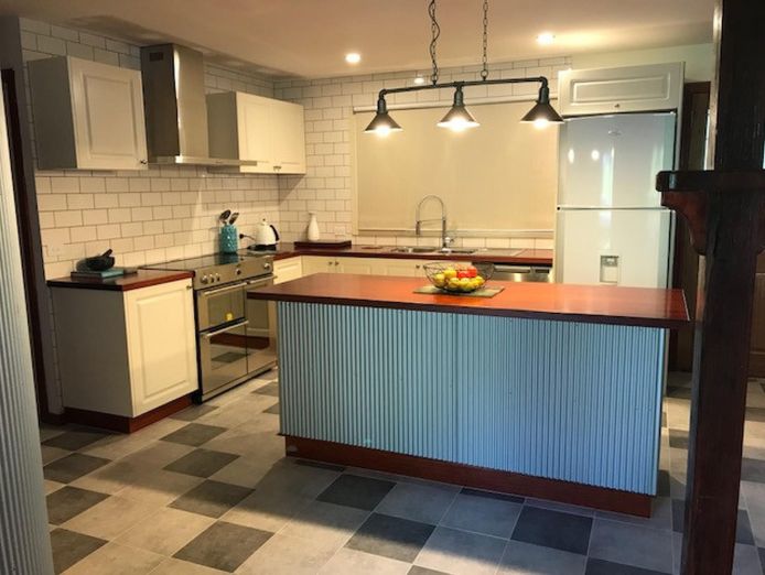 premium-kitchen-manufacturer-amp-commercial-joinery-0