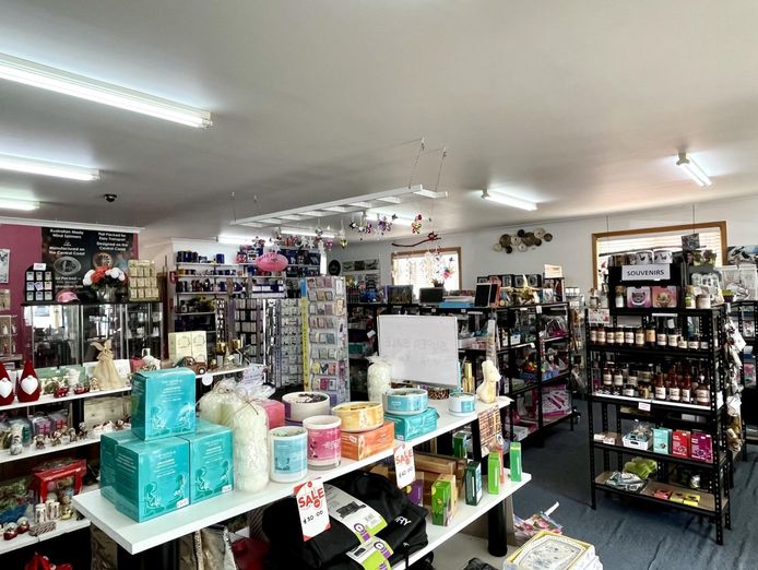 excellent-renovated-profitable-gift-shop-in-latrobe-tasmania-2