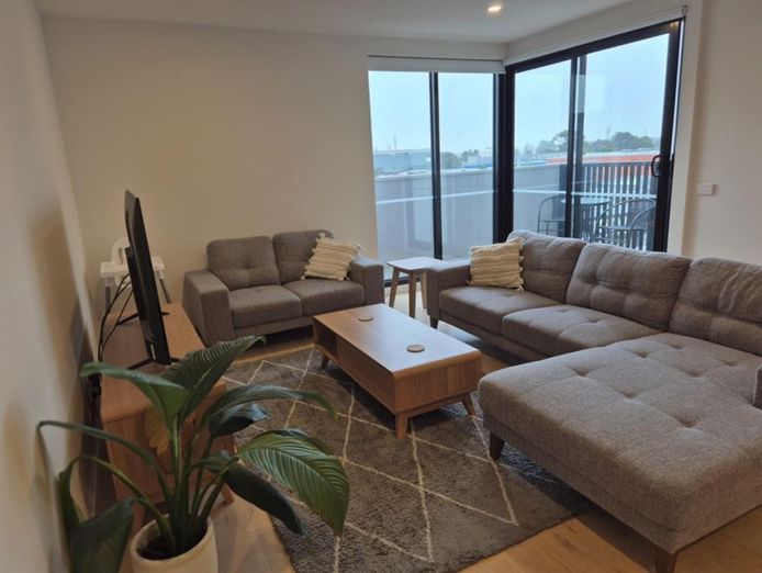 freehold-property-high-performing-airbnb-business-modern-2-bedroom-apartment-0