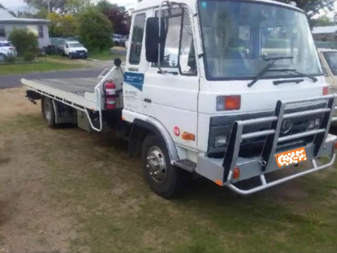 tow-truck-with-13-tilt-plates-5