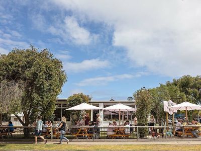 restaurant-business-for-sale-prime-torquay-location-poa-0