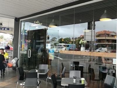 matraville-quality-licensed-small-cafe-main-corner-1-bedroom-apartment-4