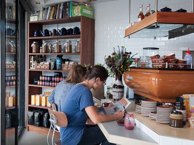 bondi-junction-corner-cafe-potential-bakery-2