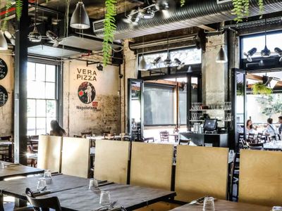 italian-wood-fired-pizza-restaurant-kiosk-120-seats-rosebery-0