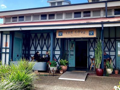 abbtsford-indoor-outdoor-garden-cafe-on-the-great-northern-road-peninsula-4