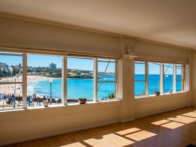 front-row-to-coogee-beach-140-seat-restaurant-bar-and-cafe-wellness-studio-2