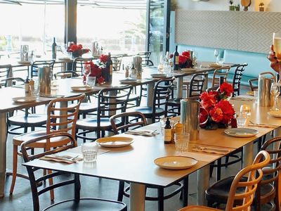 front-row-to-coogee-beach-140-seat-restaurant-bar-and-cafe-wellness-studio-9