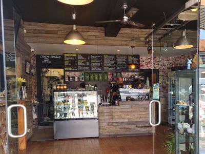 matraville-quality-licensed-small-cafe-main-corner-1-bedroom-apartment-5