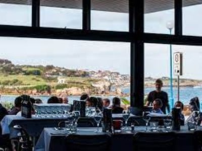 front-row-to-coogee-beach-140-seat-restaurant-bar-and-cafe-wellness-studio-4