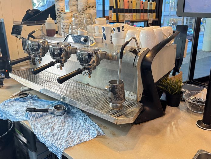 licensed-lunch-time-cafe-north-sydney-walker-street-6
