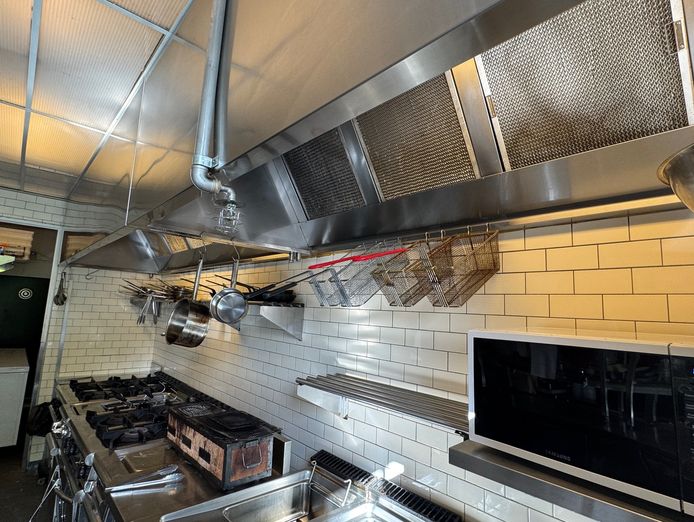 italian-wood-fired-pizza-restaurant-kiosk-120-seats-rosebery-4